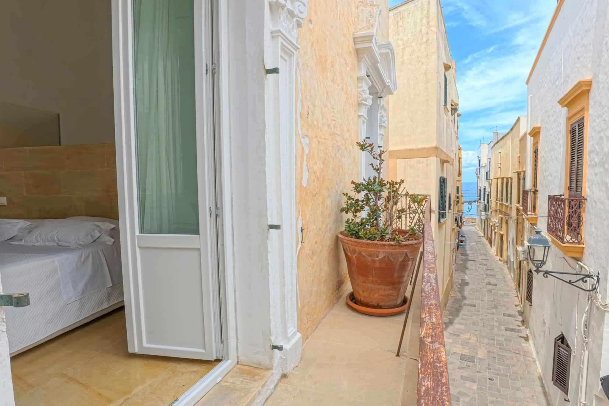 Pascaraymondo Suite Palace Gallipolli Exteriör bild